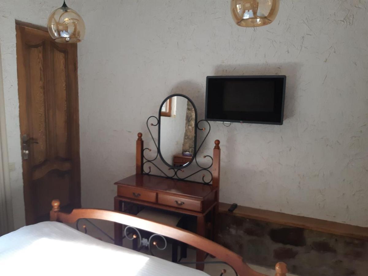 Alpine Castle Hotel Dilijan Esterno foto