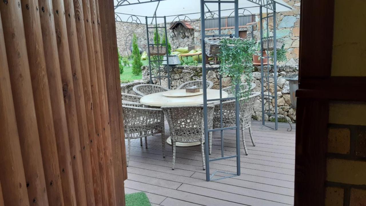 Alpine Castle Hotel Dilijan Esterno foto