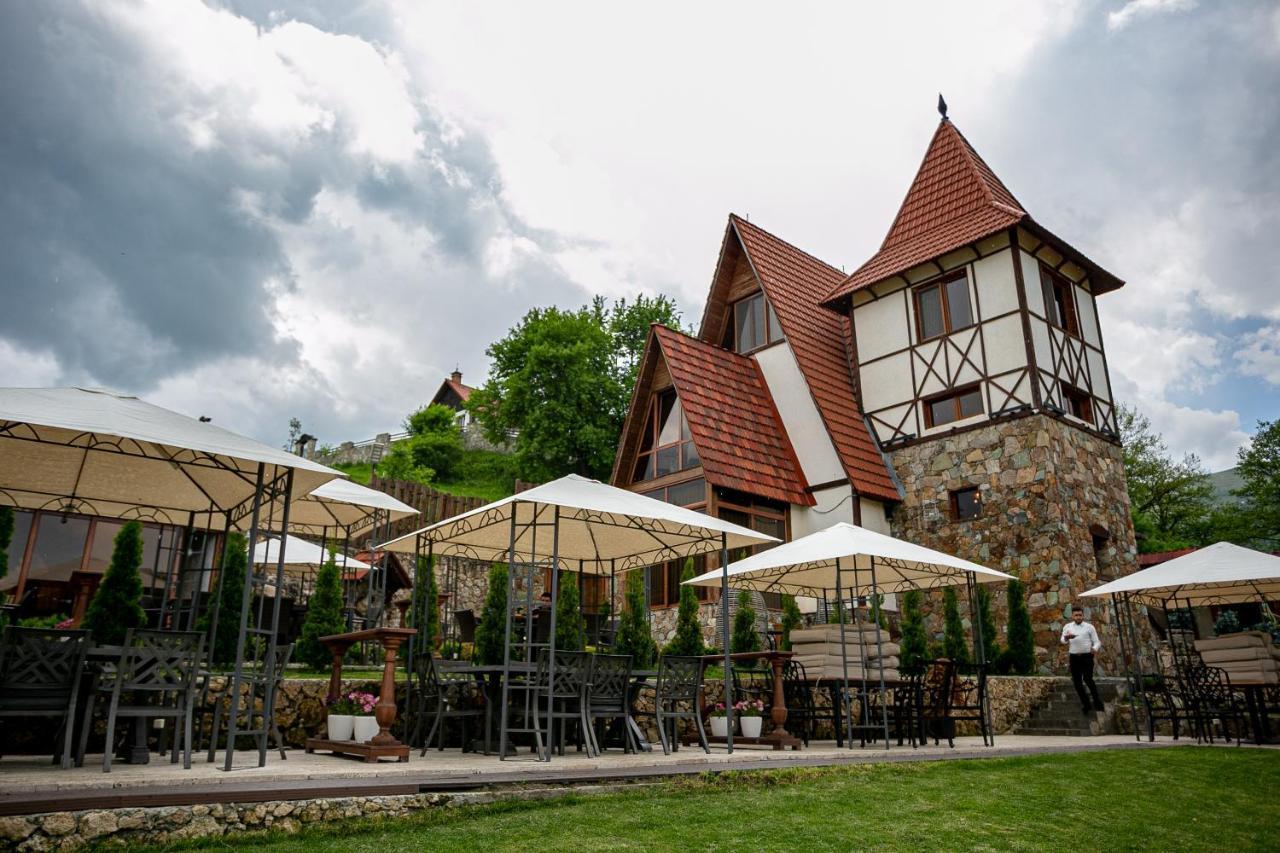Alpine Castle Hotel Dilijan Esterno foto