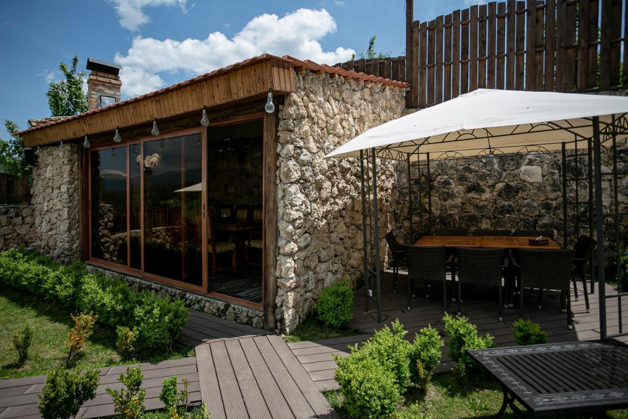 Alpine Castle Hotel Dilijan Esterno foto