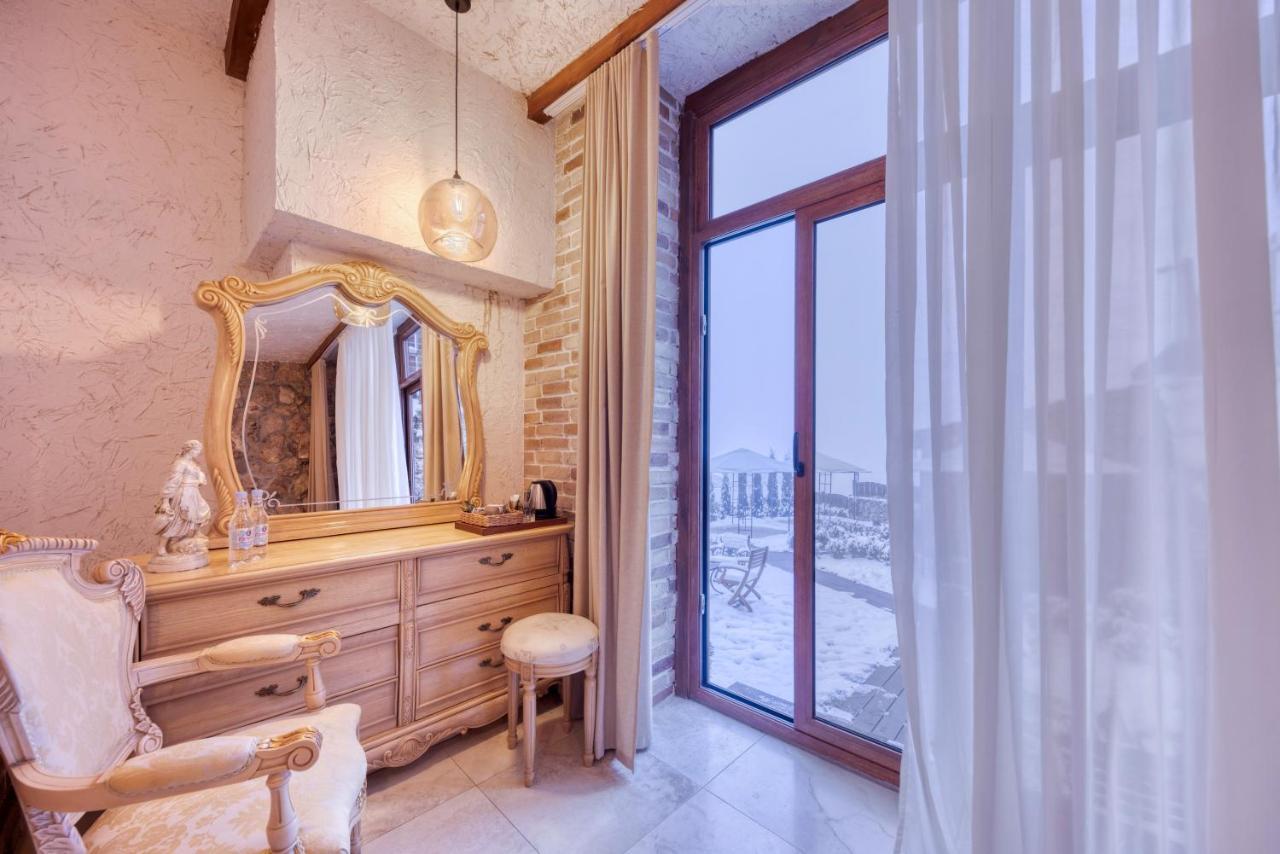 Alpine Castle Hotel Dilijan Esterno foto