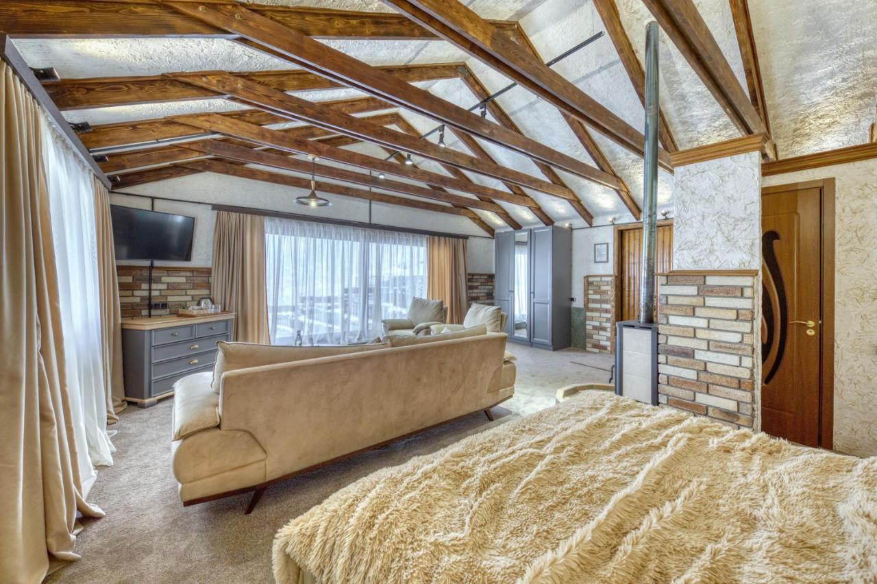 Alpine Castle Hotel Dilijan Esterno foto