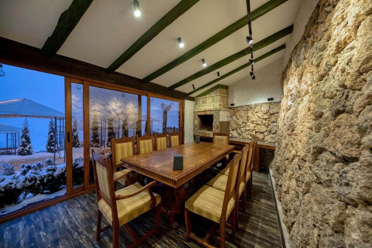 Alpine Castle Hotel Dilijan Esterno foto