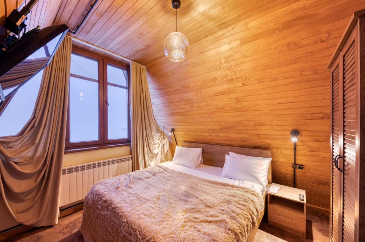 Alpine Castle Hotel Dilijan Esterno foto