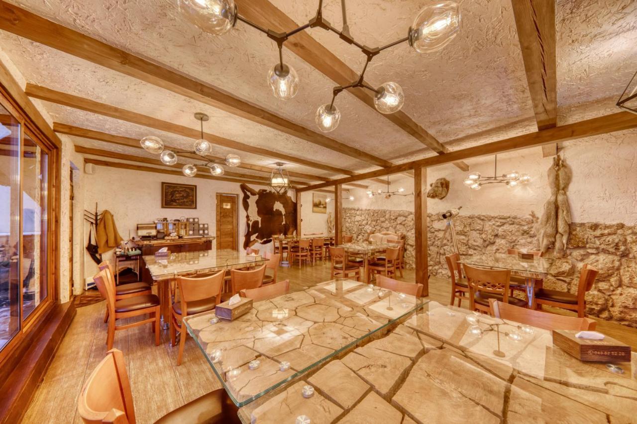 Alpine Castle Hotel Dilijan Esterno foto