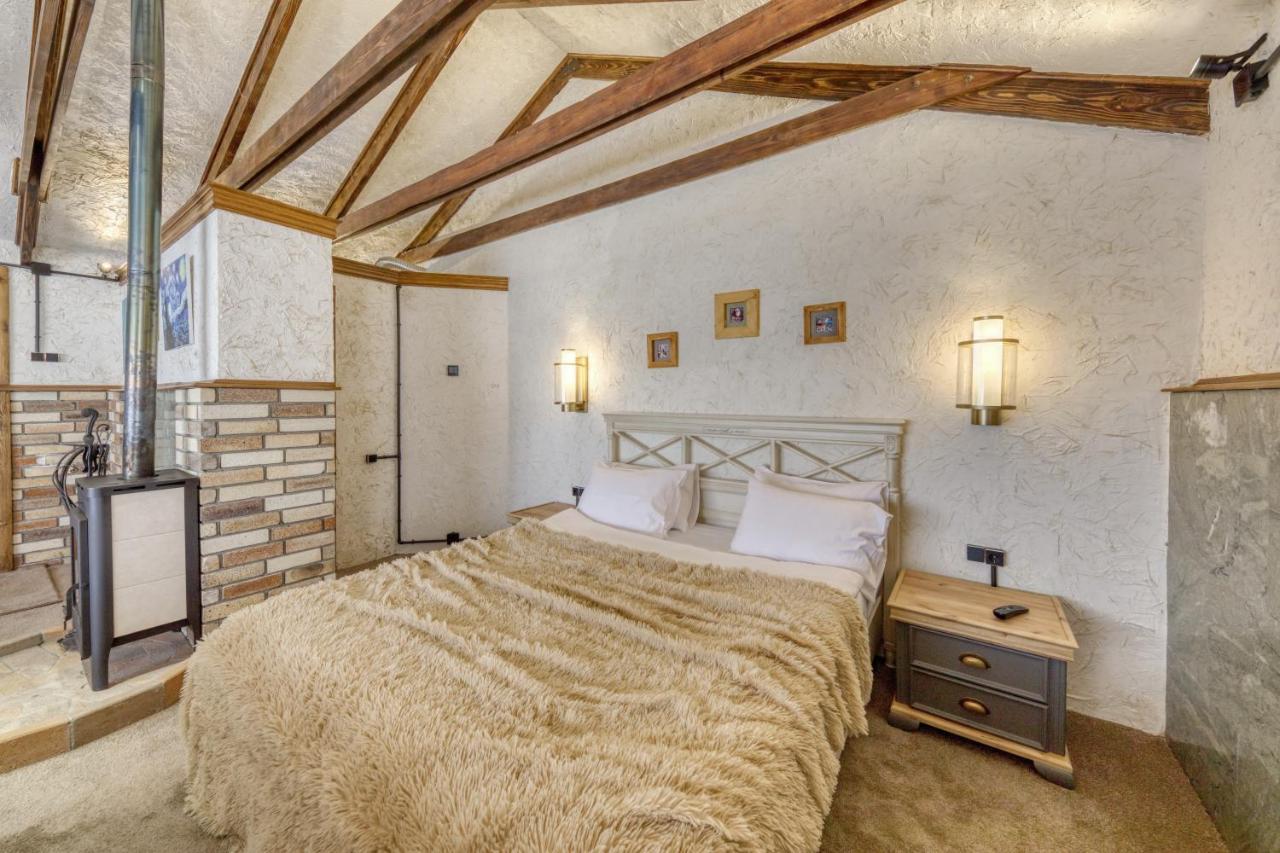 Alpine Castle Hotel Dilijan Esterno foto