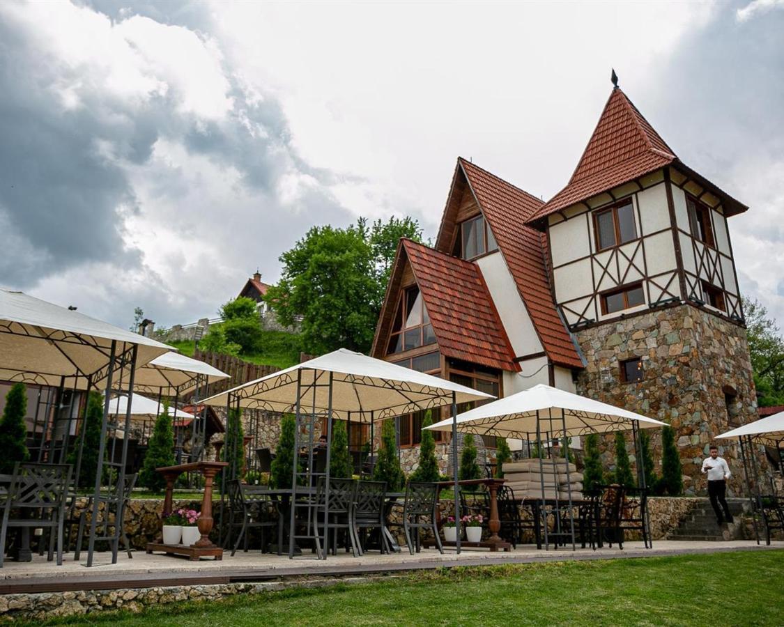 Alpine Castle Hotel Dilijan Esterno foto